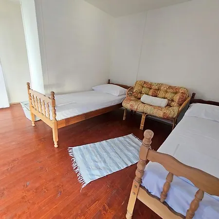 Apartament Seafront With Pool