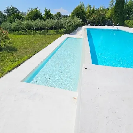 Apartment Seafront With Pool Ankaran