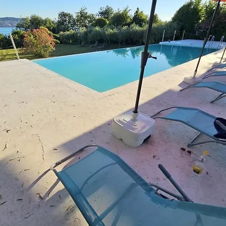 Seafront With Pool 아파트 안카란